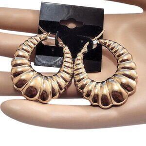 45mm Shrimp Hoop Pierced Earrings Gold Scalloped Graduated Oval